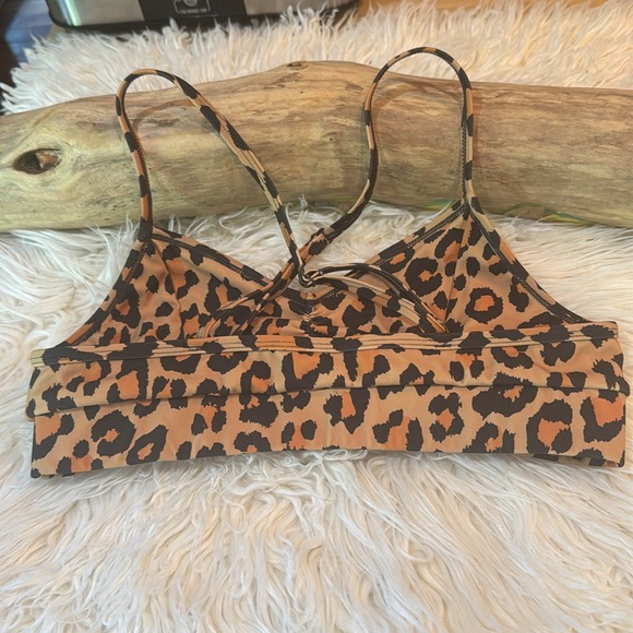 Spell Leopard Print active top - Picture 2 of 7